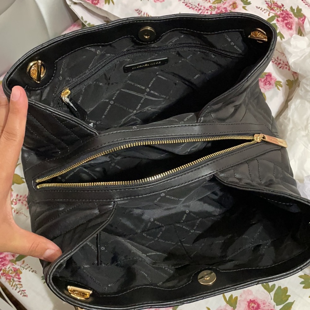 MK Peyton Lg Shoulder Tote Set-Black Faux Leather - Picture 7 of 16